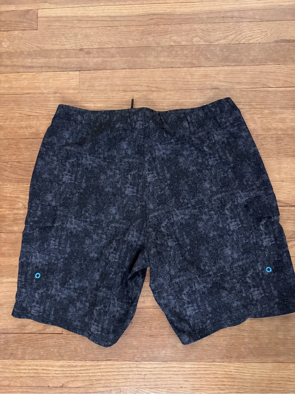 ZeroXposur Men's Black And Gray Board Shorts - Size Large  b67